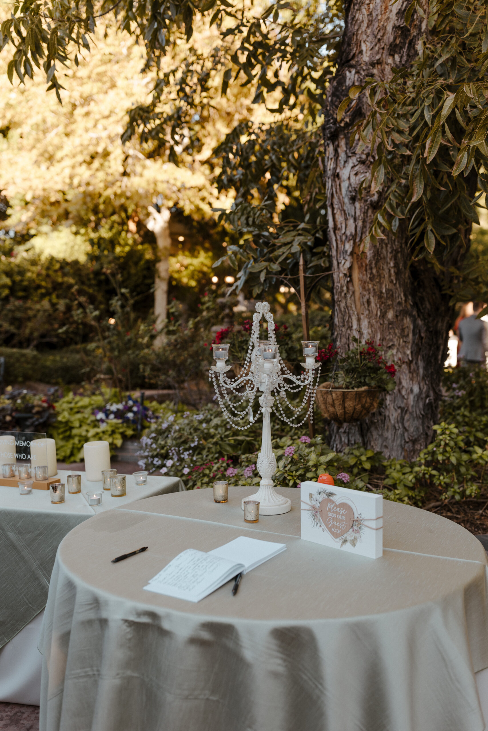 guest book table at wright house wedding in arizona 