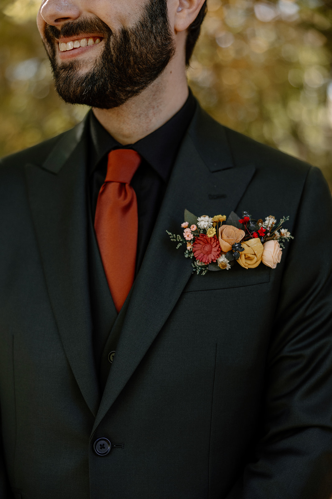 detail shot of groom getting ready