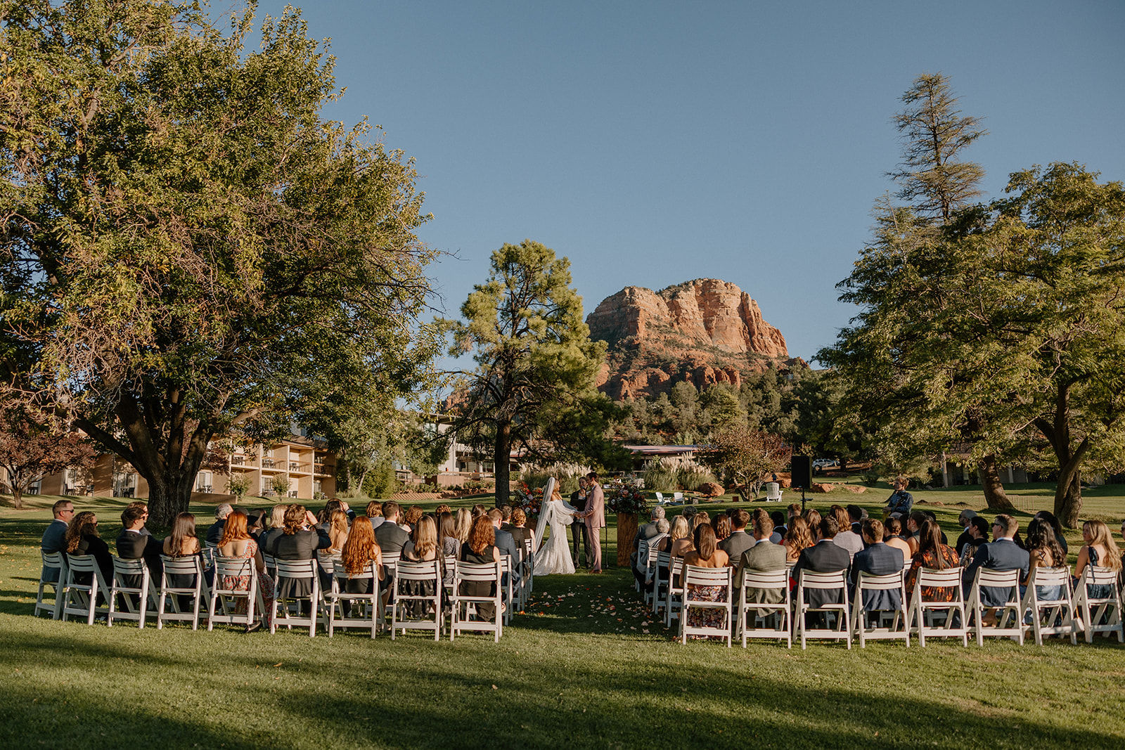 Stunning Poco Diablo Resort wedding  with the beautiful Arizona mountains in the background