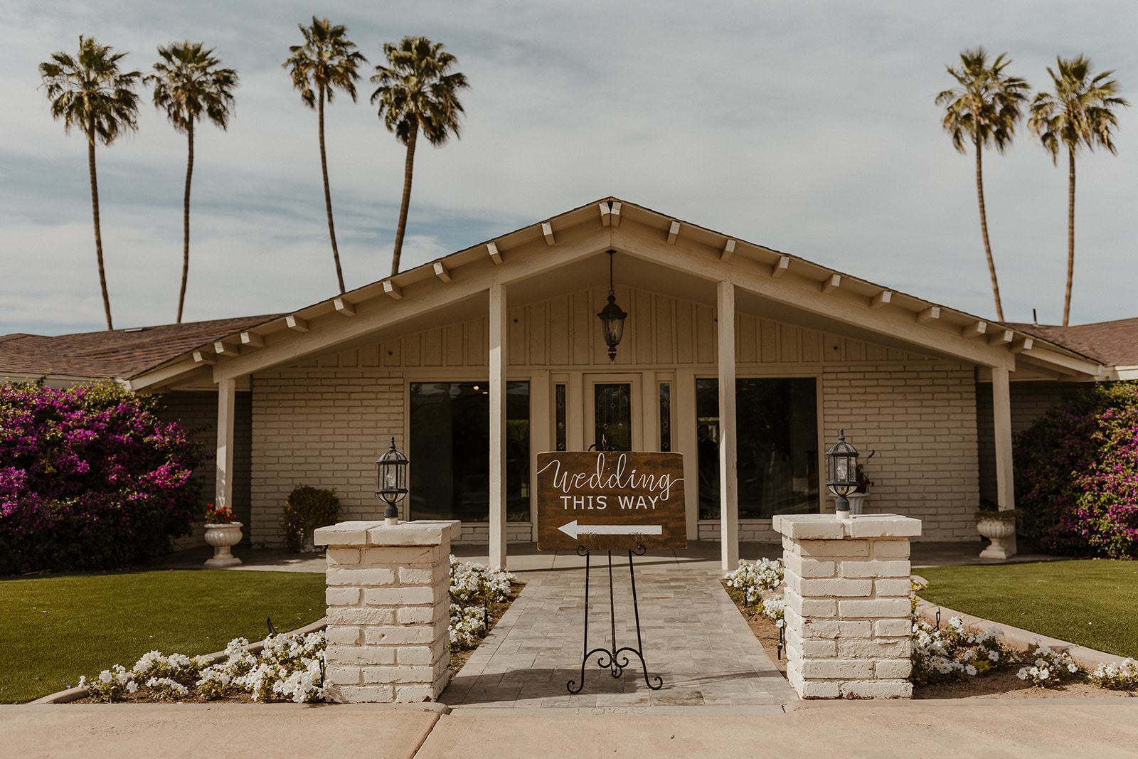 The stunning Gather Estate is on my list of the top 10 Arizona wedding venues! 