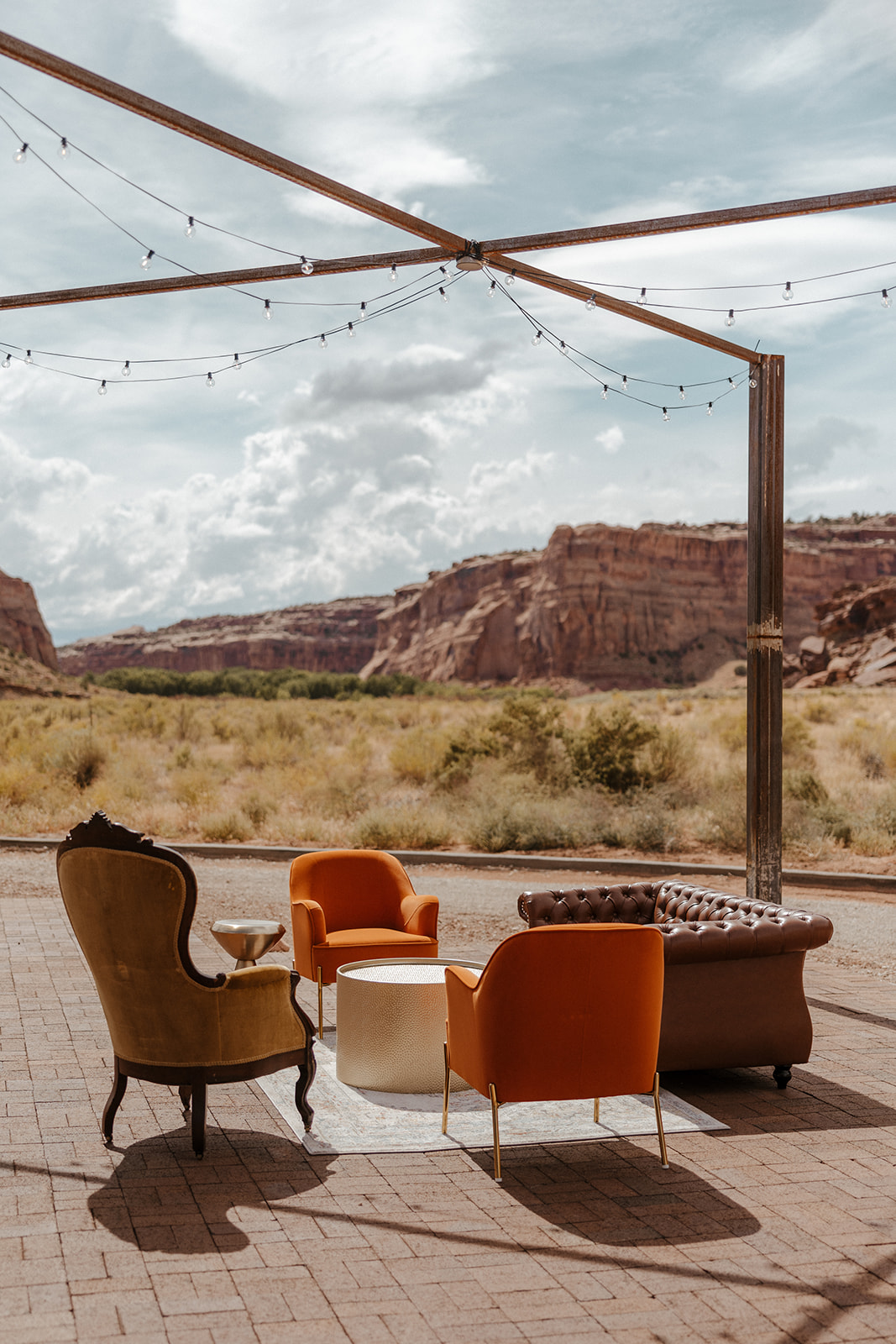 beautiful red earth wedding venue set up for the dreamy wedding in Arizona!