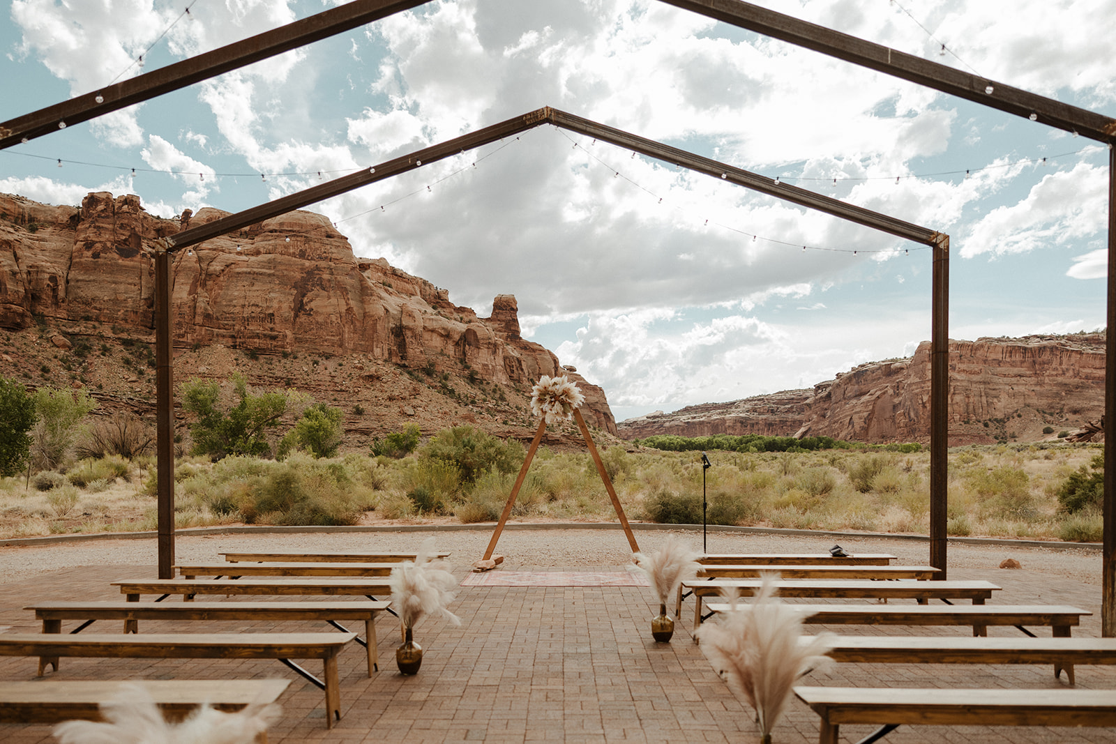 Stunning red earth wedding venue in Arizona!