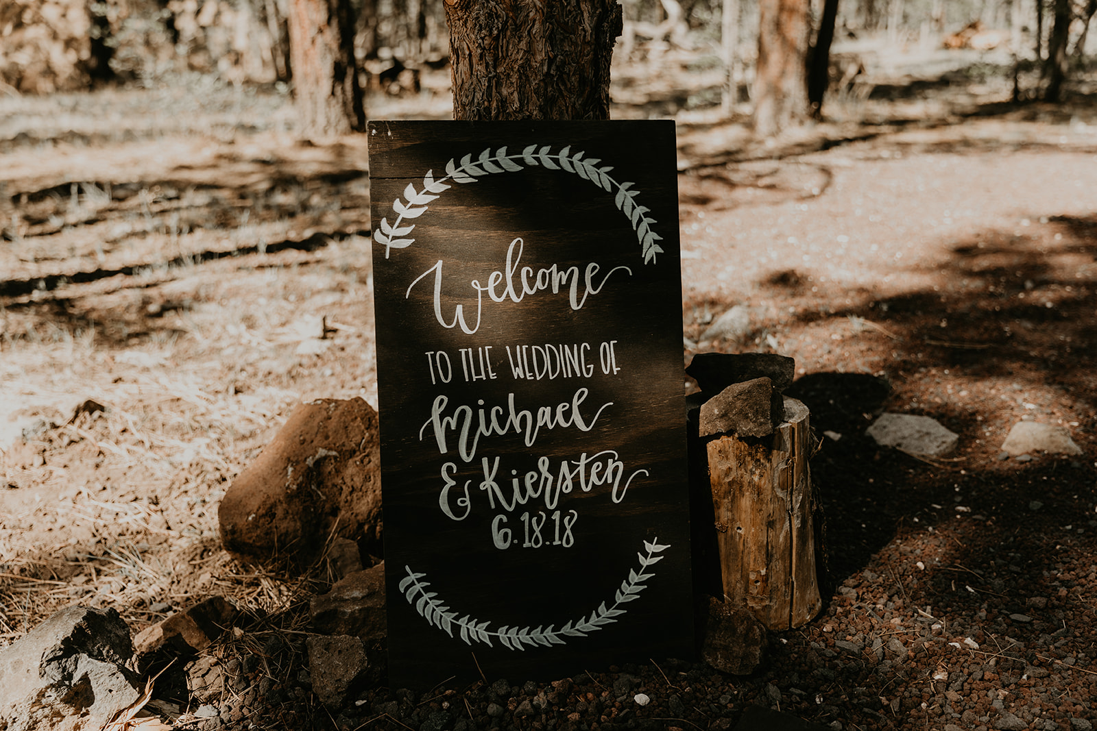 stunning outdoor Arizona wedding ceremony details 