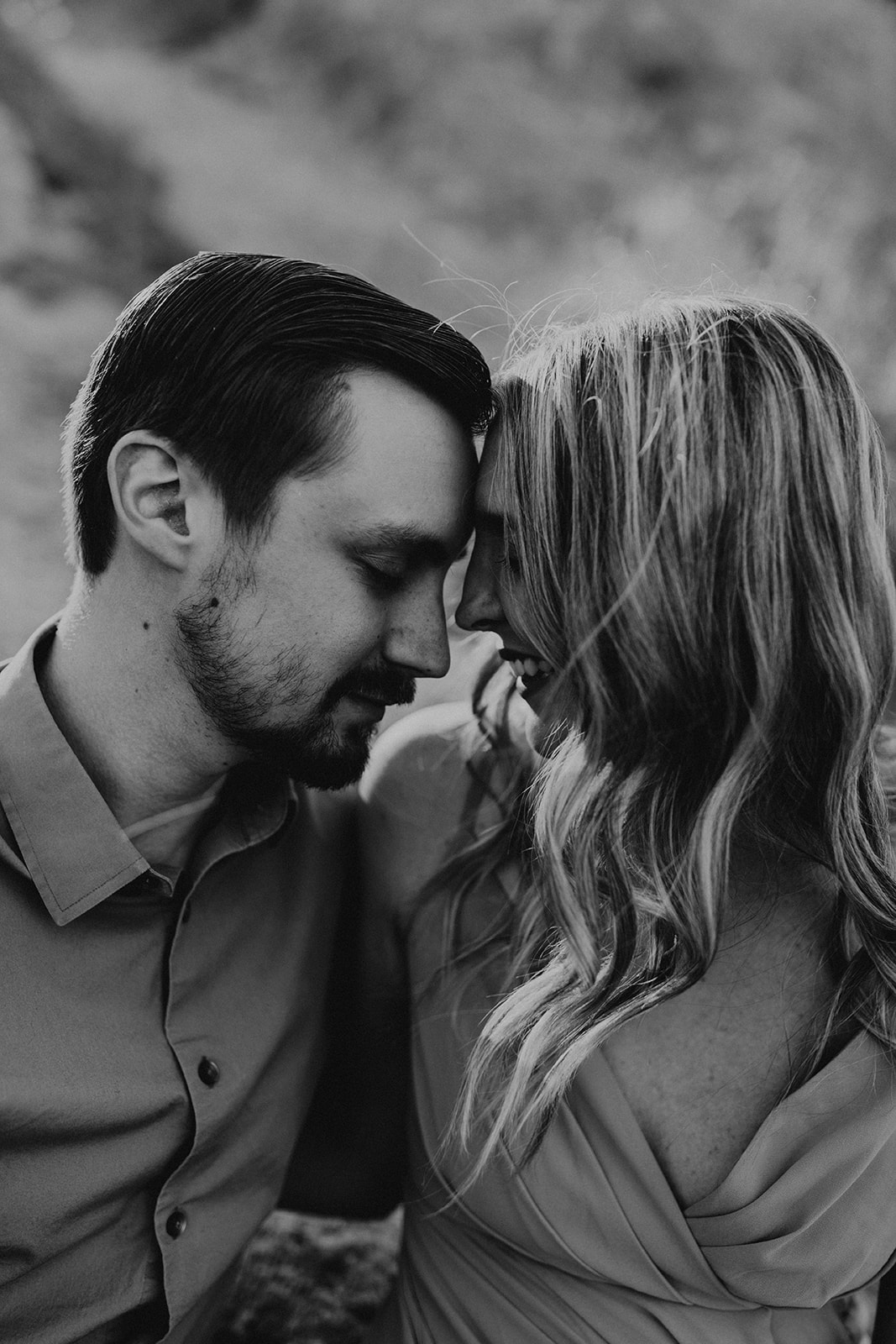 beautiful couple share an intimate moment in the Arizona nature