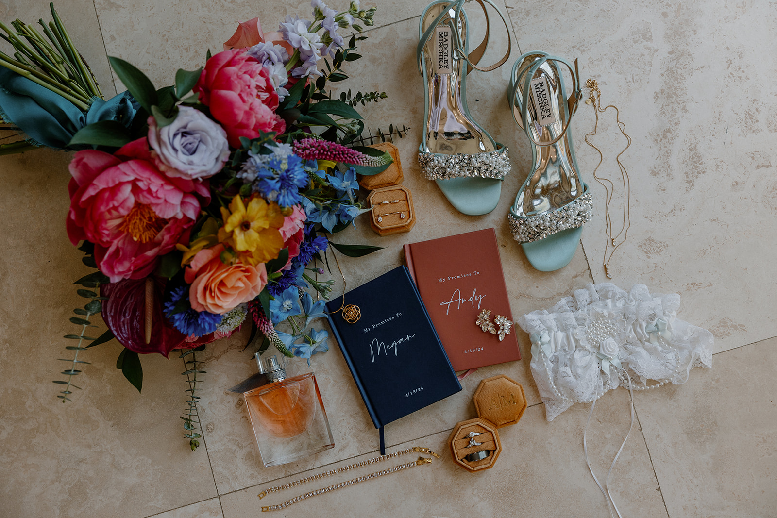 Stunning details of a dreamy Arizona wedding day