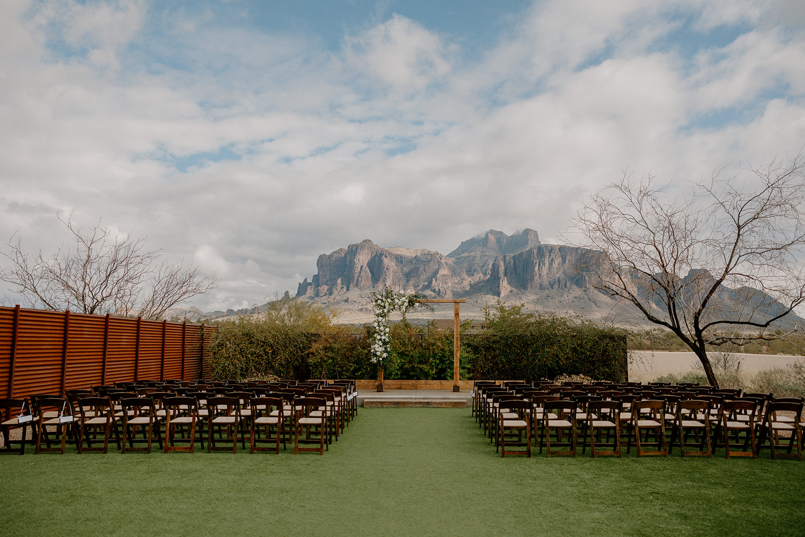 stunning Apache Junction wedding venue sits ready for the dreamy day!