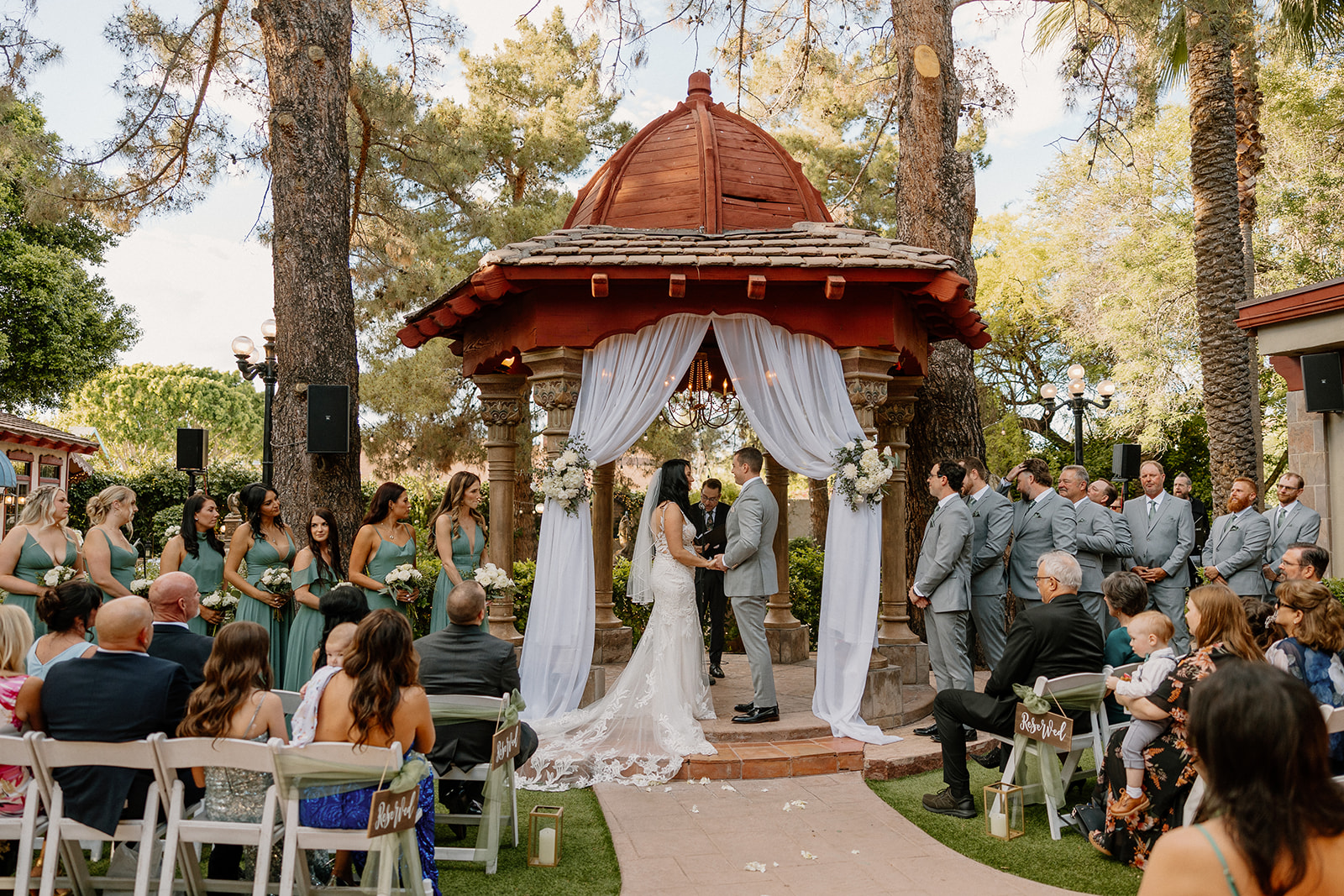 beautiful candid wedding photography from an Arizona wedding day