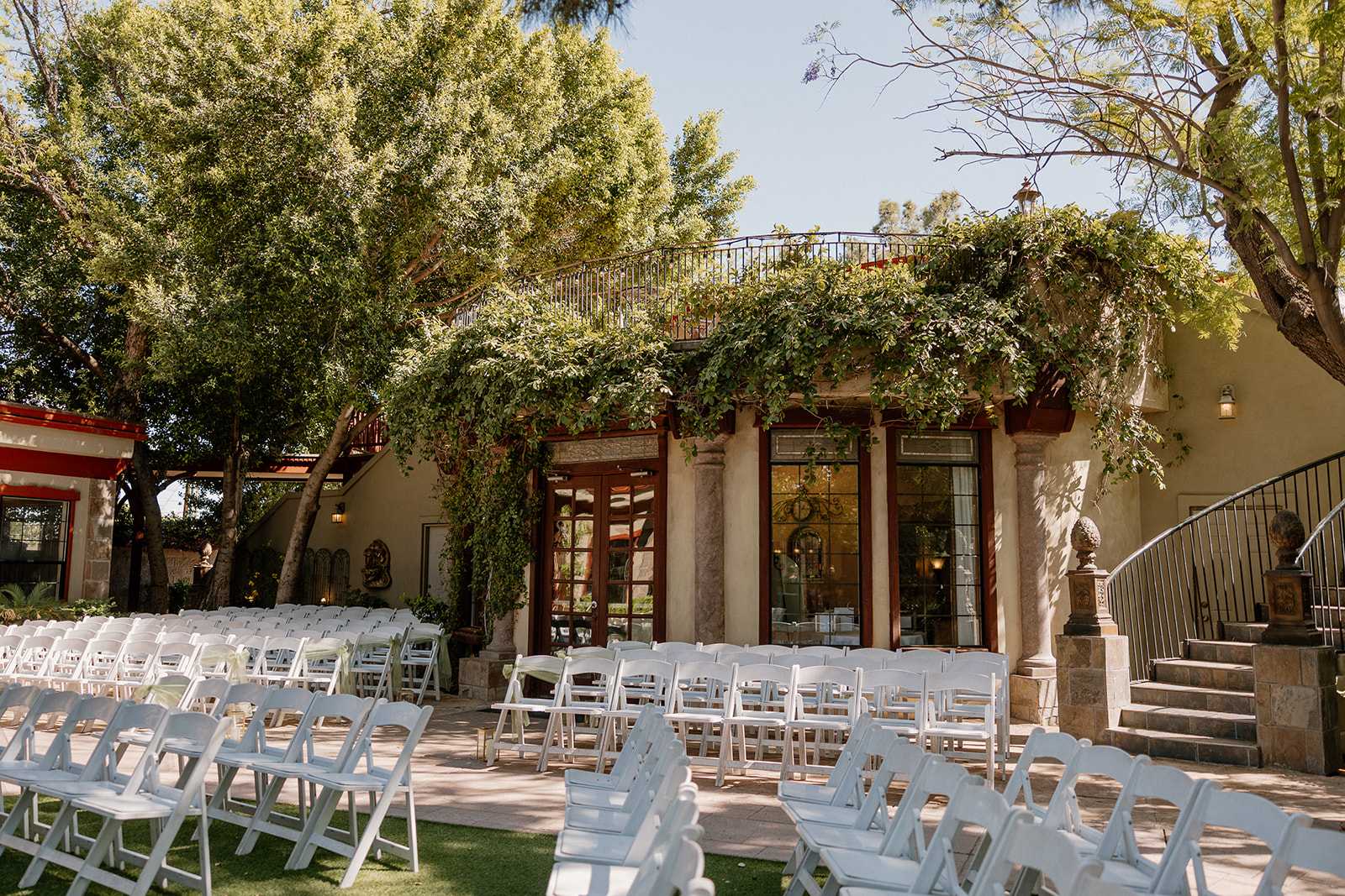 details and decor from a beautiful Arizona garden wedding day