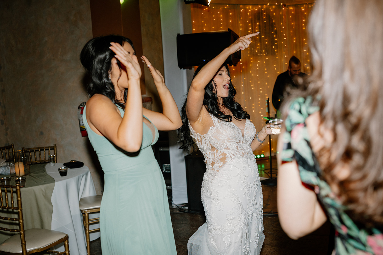 stunning documentary style photography from a stunning Arizona garden wedding!