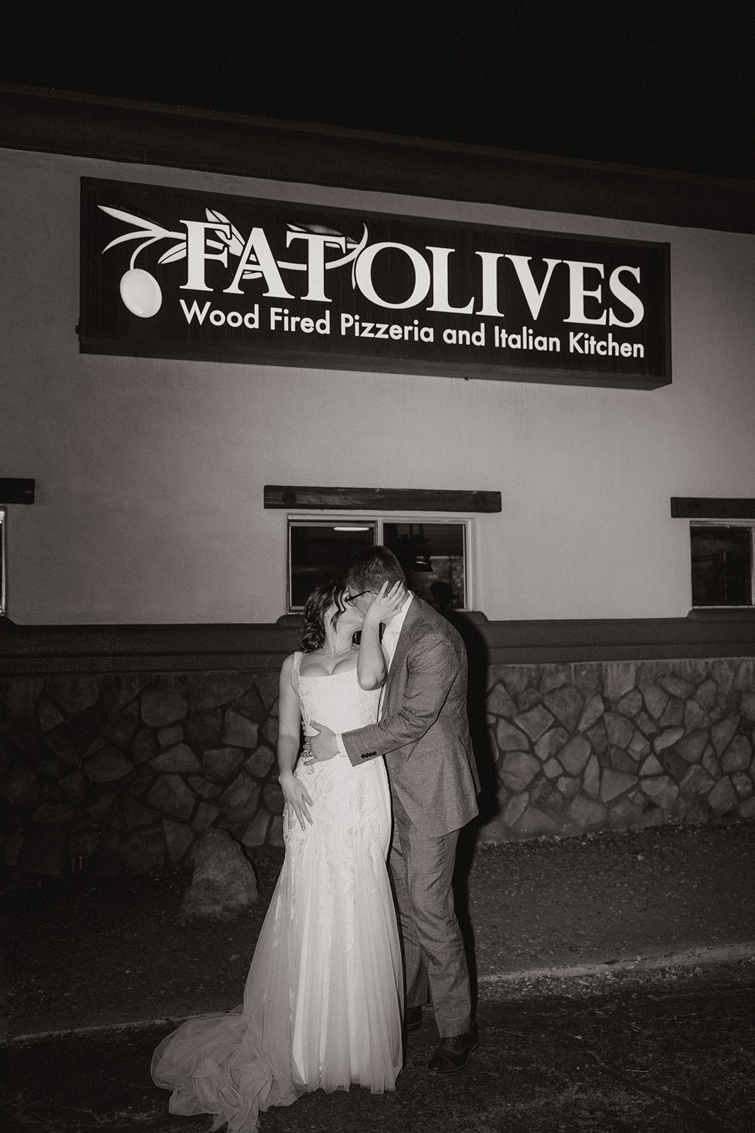 documentary style wedding photos from a beautiful Arizona wedding day
