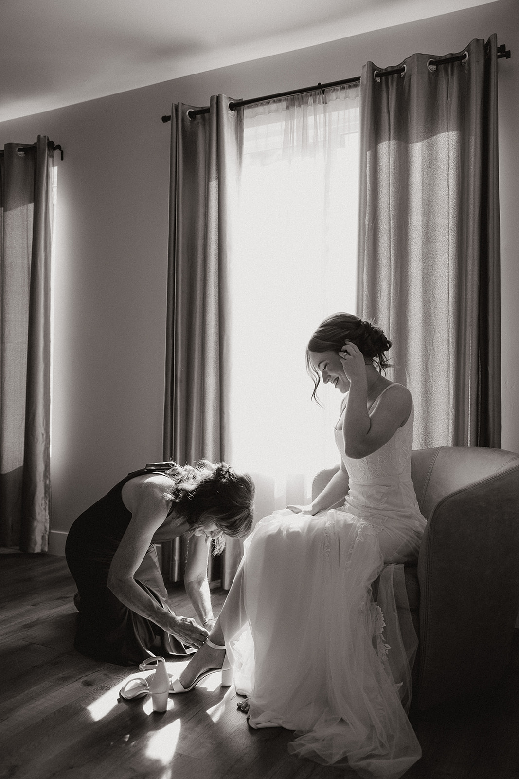 bride prepares for her stunning Flagstaff Arizona wedding day