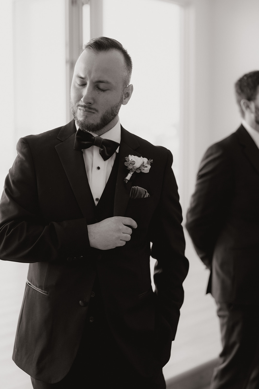groom preps for his Arizona wedding day