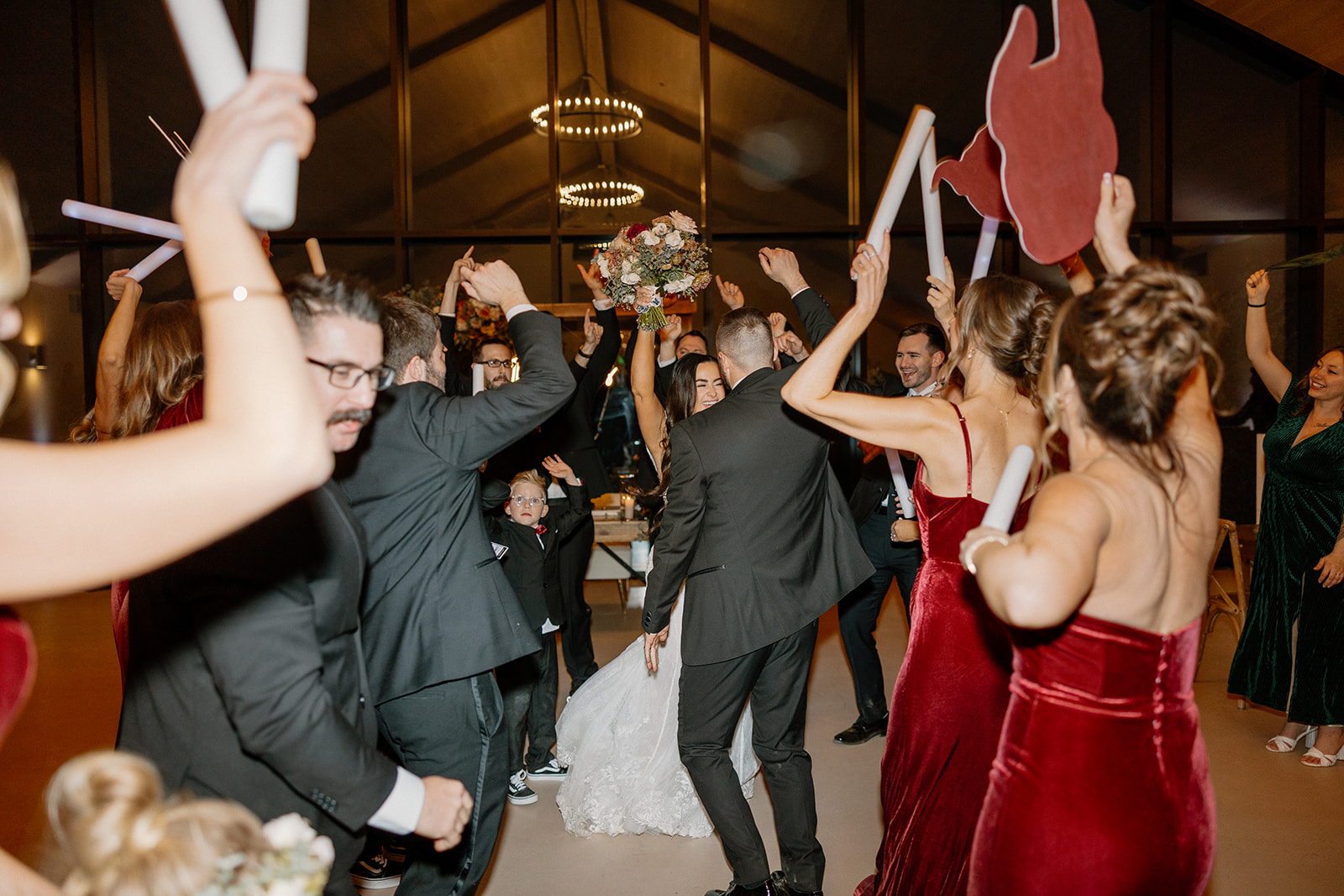 documentary style photos from a stunning Arizona wedding reception